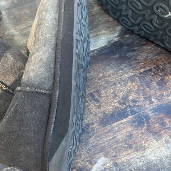 EMU Zoe cozy shearling boots with buckle &button detailing almost new Woman sz 9 - Picture 9 of 14